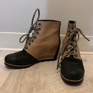 Sorel Wedge Boot size 8.5